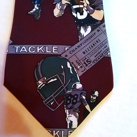 Football Tie - Picture 3 of 9
